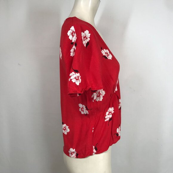 ZARA- WOMEN'S LARGE - RED FLORAL SHORT SLEEVE V NECK BUTTON UP TOP - Picture 4 of 7
